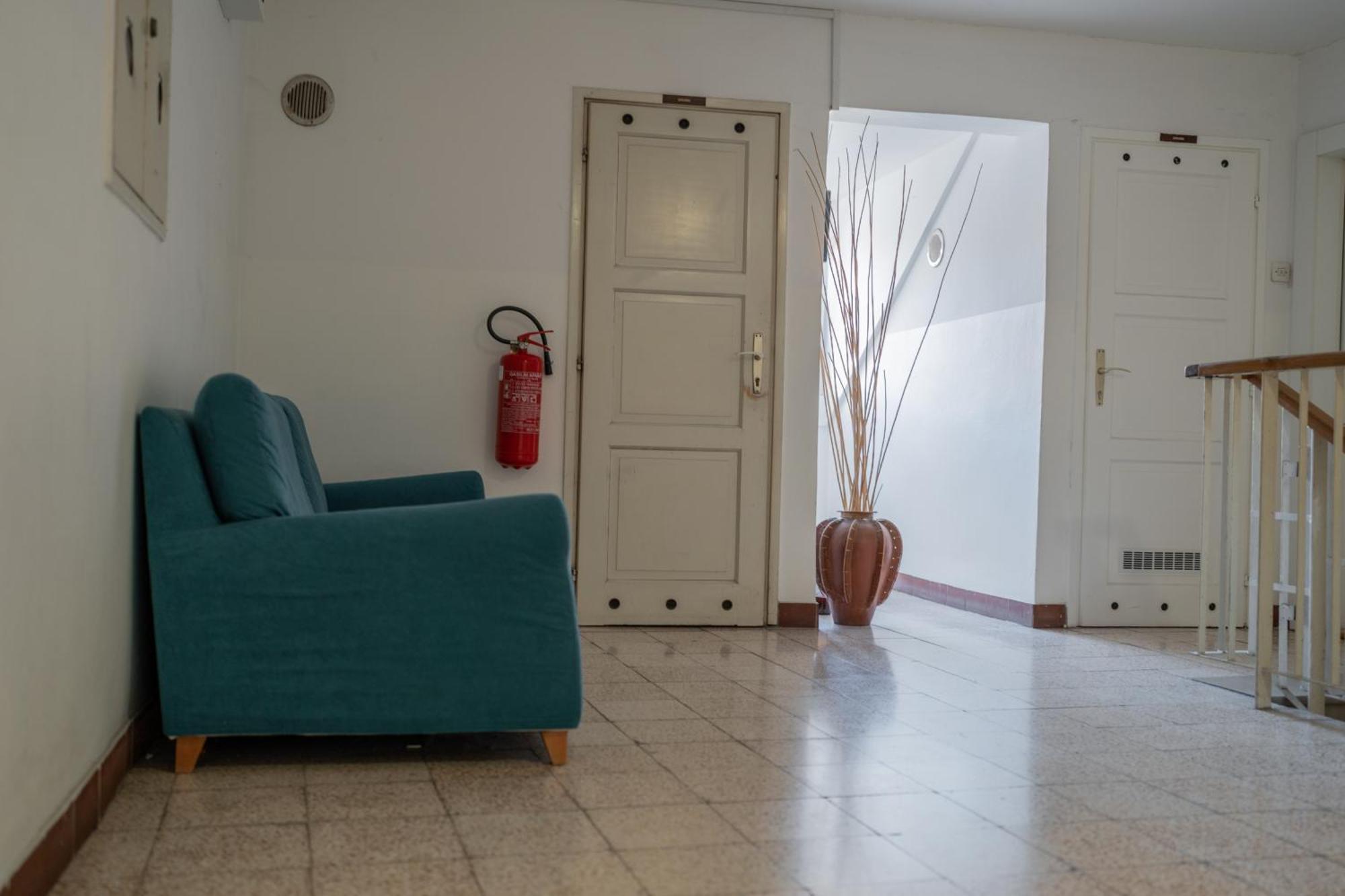 Apartment Center *